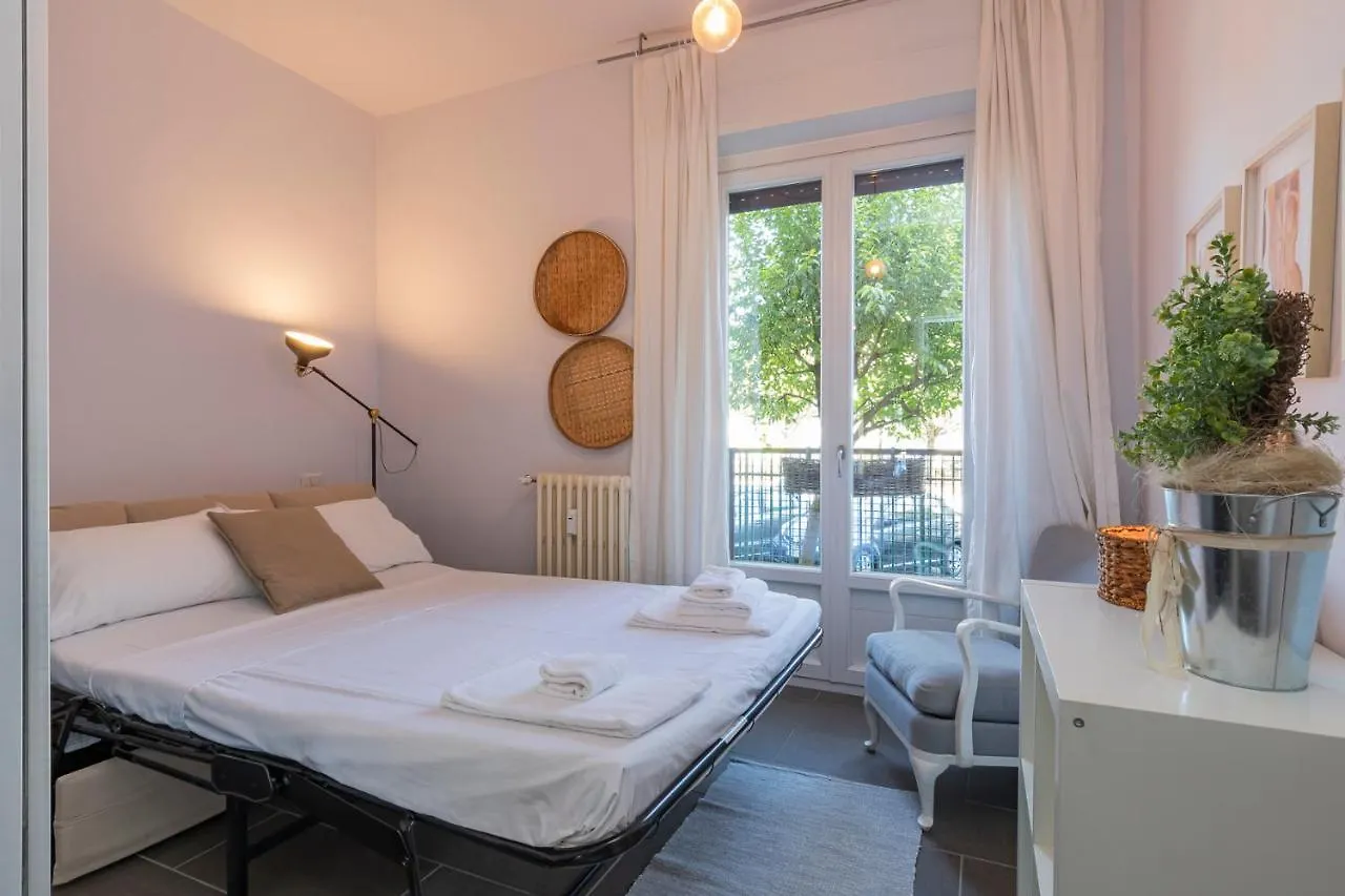 Renovated Flat Medeghino 24 Apartment Milan