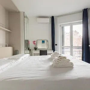 Appartamento Largo Promessi Sposi - Moderno E Confortevole, Milano
