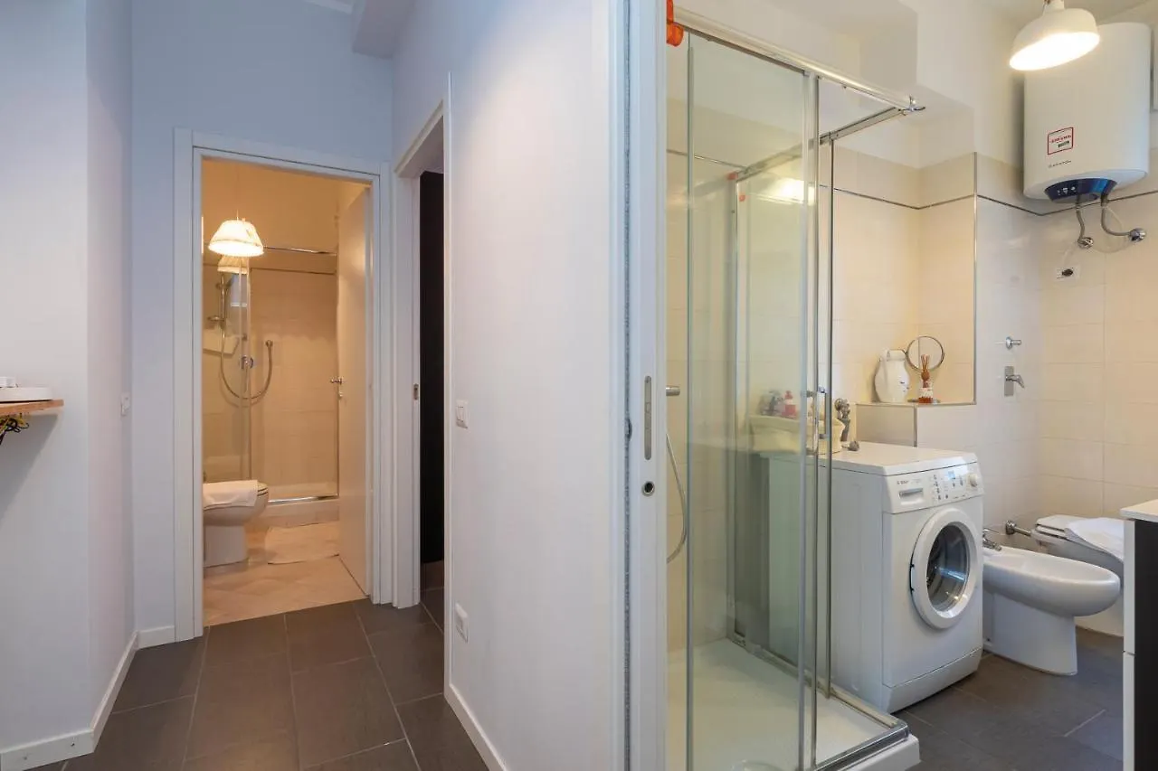 Renovated Flat Medeghino 24 Apartment Milan Italy