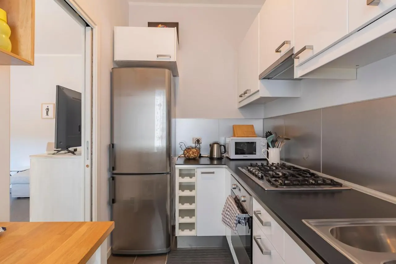Renovated Flat Medeghino 24 Apartment Milan
