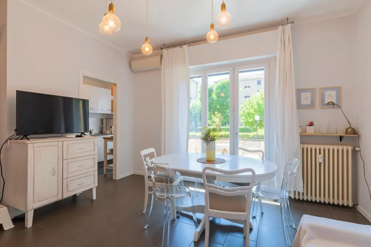 Renovated Flat Medeghino 24 Apartment Milan